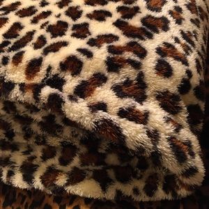 LNJ beautiful Leopard blanket
